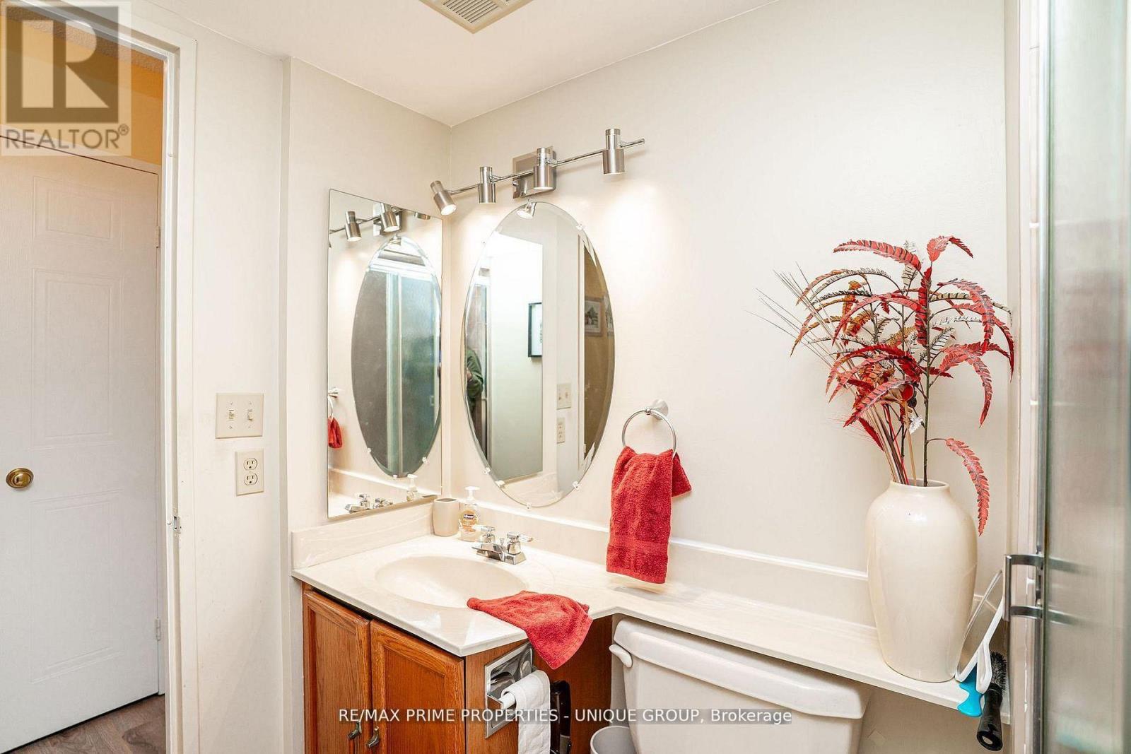 209 - 33 Weldrick Road E Property Photo 25