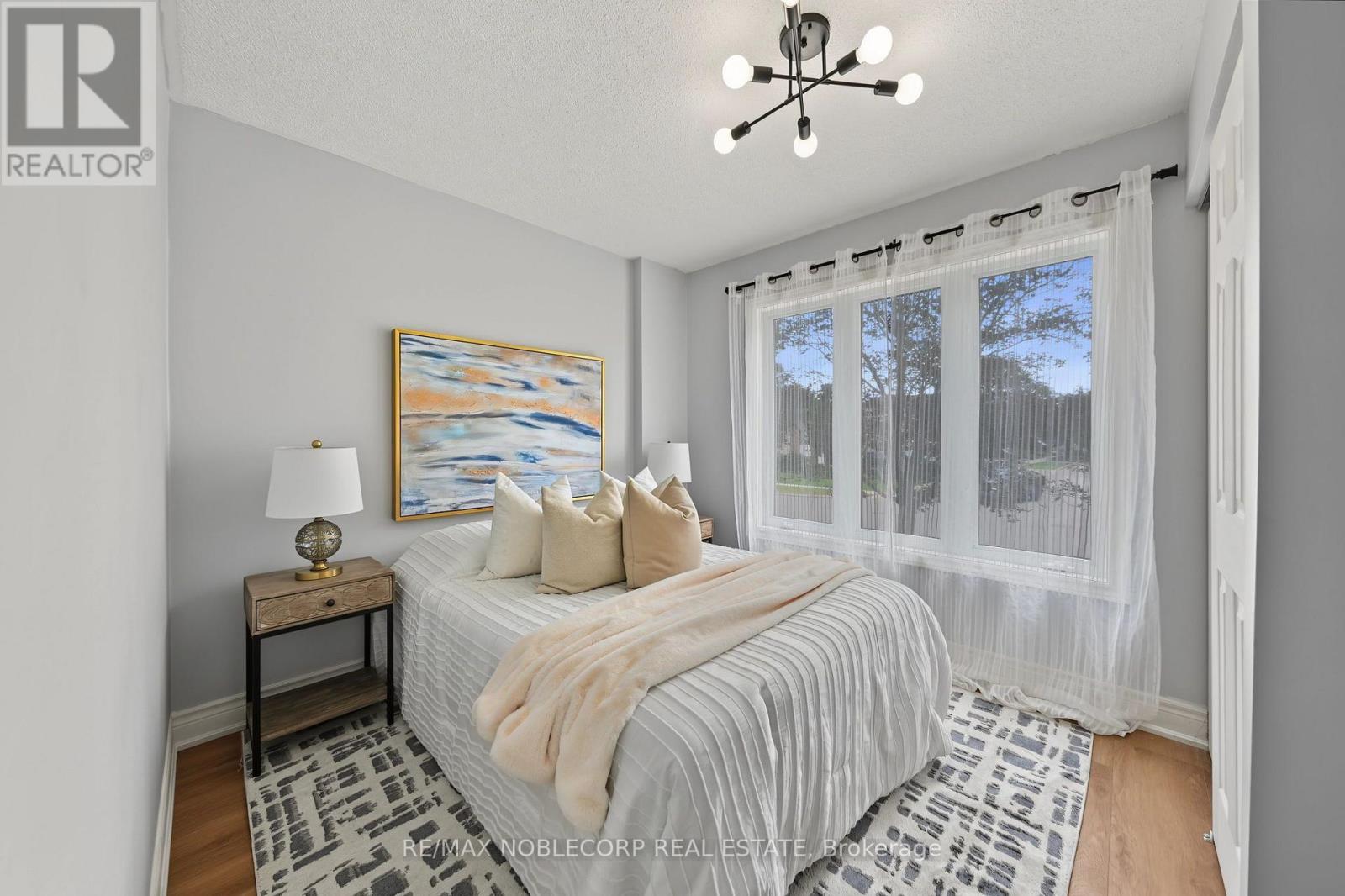 76 Edenbridge Drive Property Photo 15
