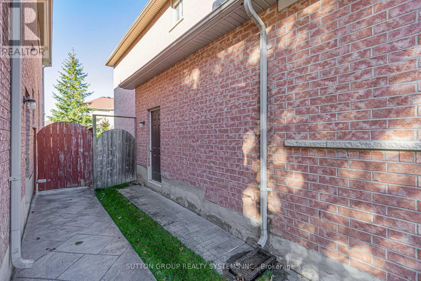 48 Landsdown Crescent Property Photo 46