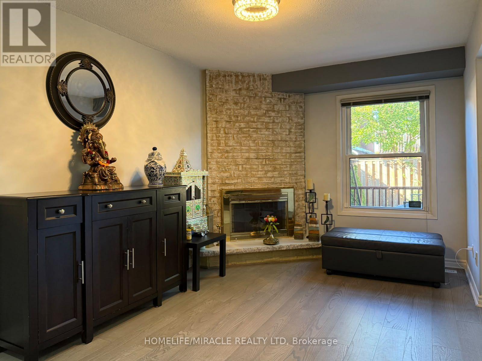 163 Mabley Crescent Property Photo 3