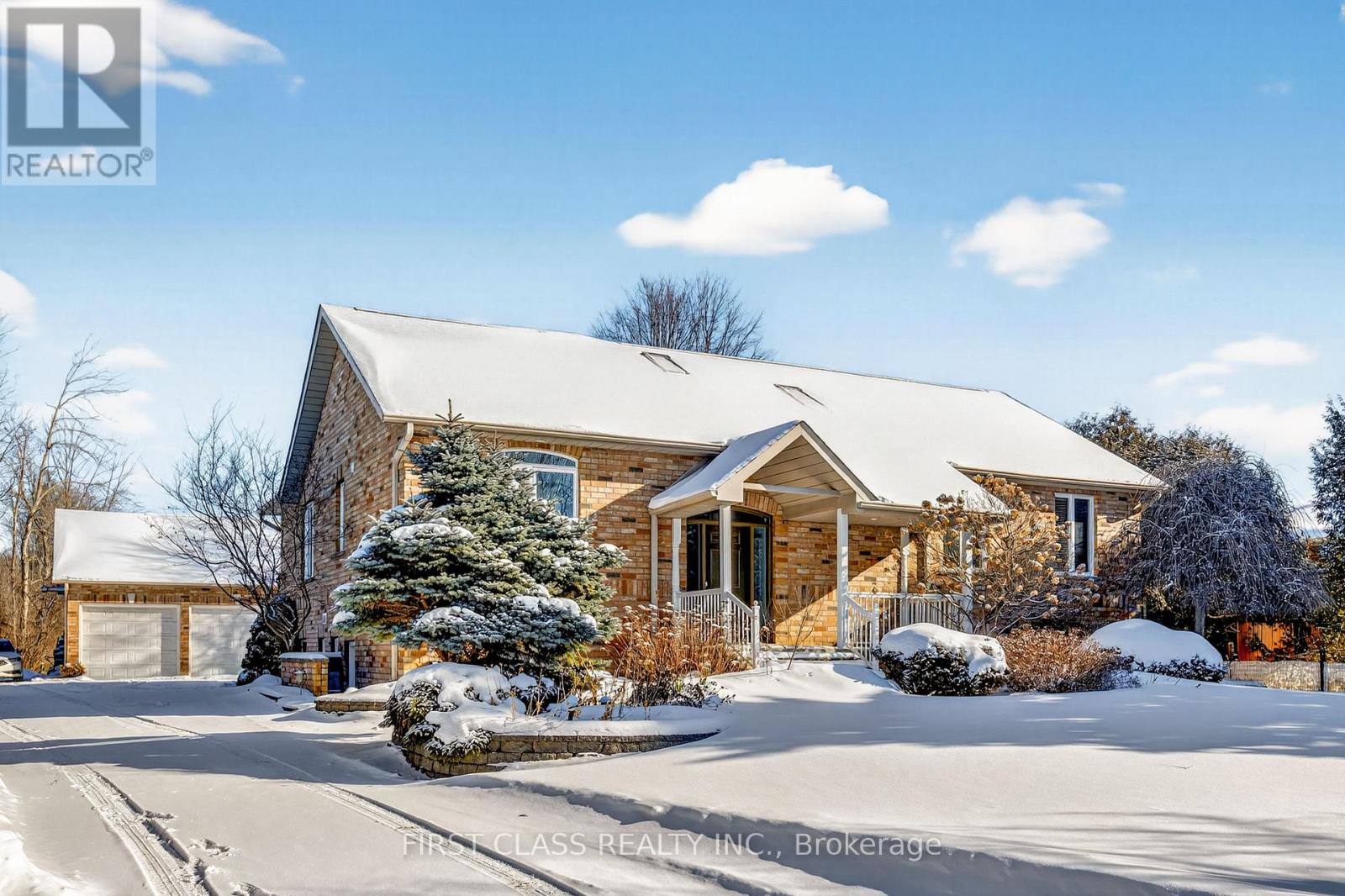 20173 Bathurst Street Property Photo 1
