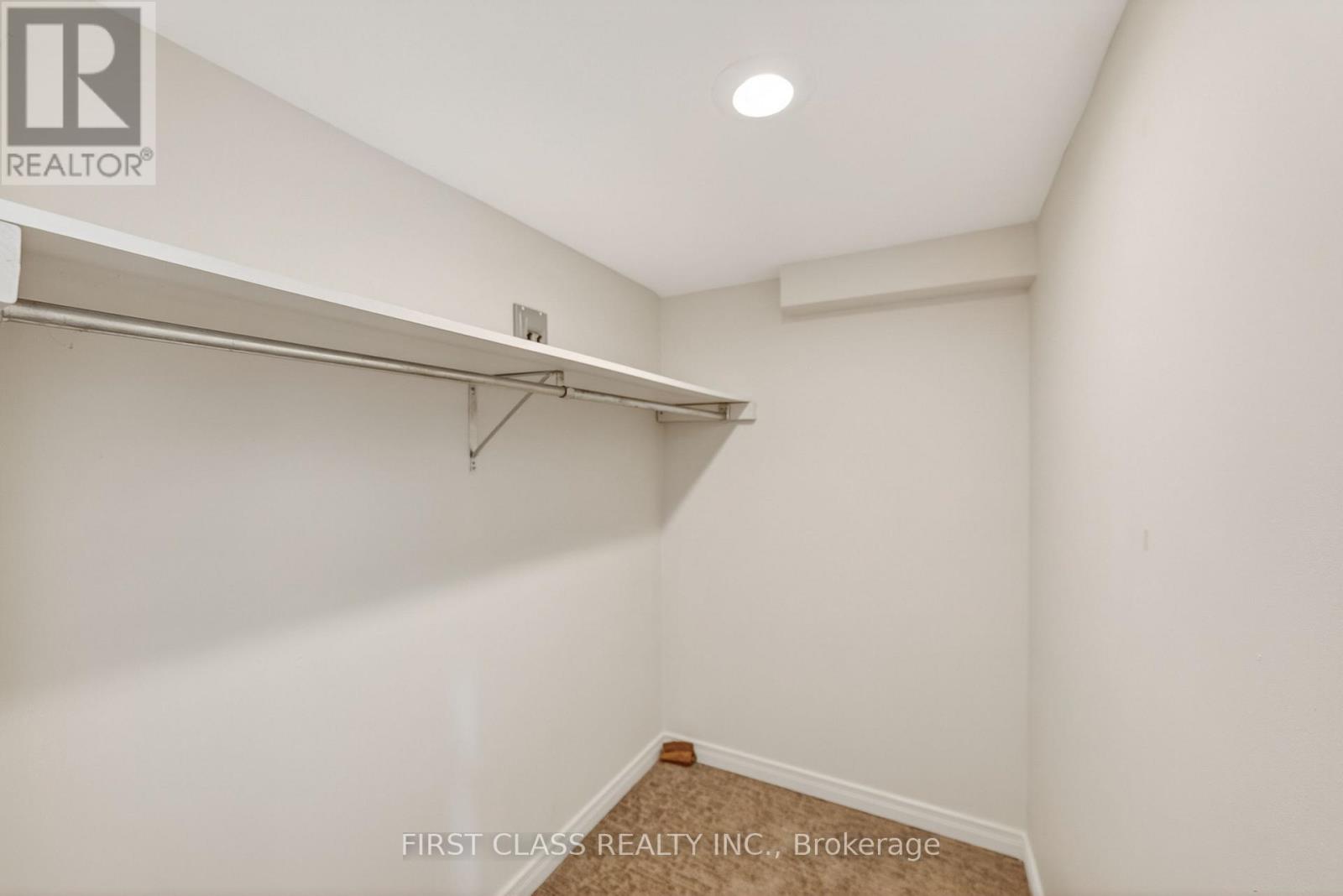 20173 Bathurst Street Property Photo 17