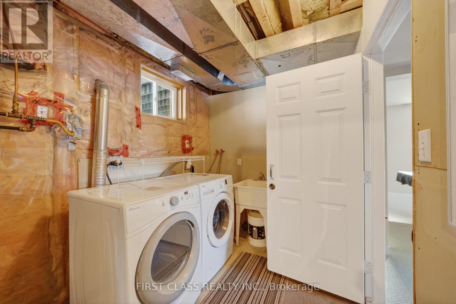 20173 Bathurst Street Property Photo 18