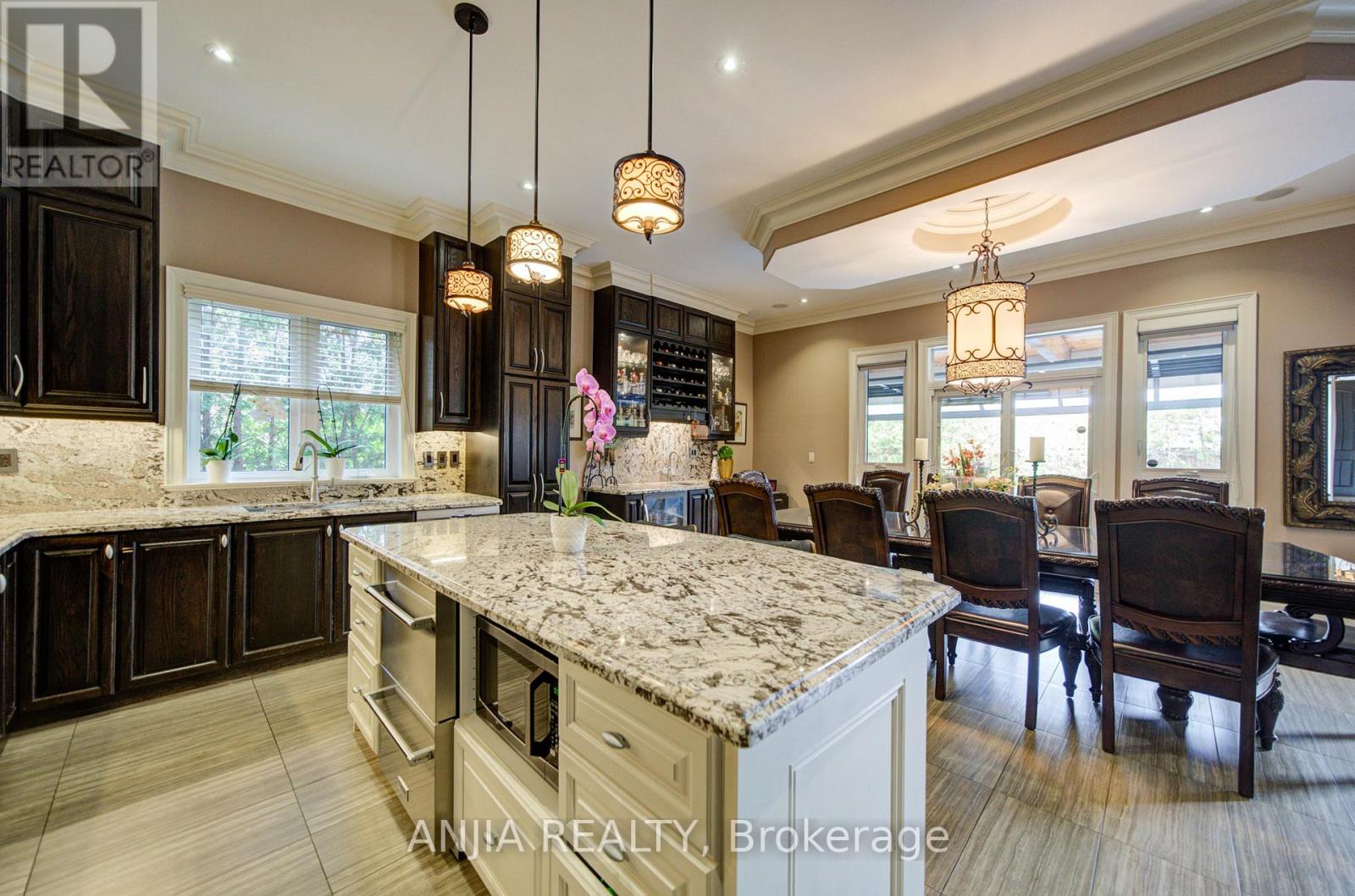 452 Fernleigh Circle S Property Photo 11