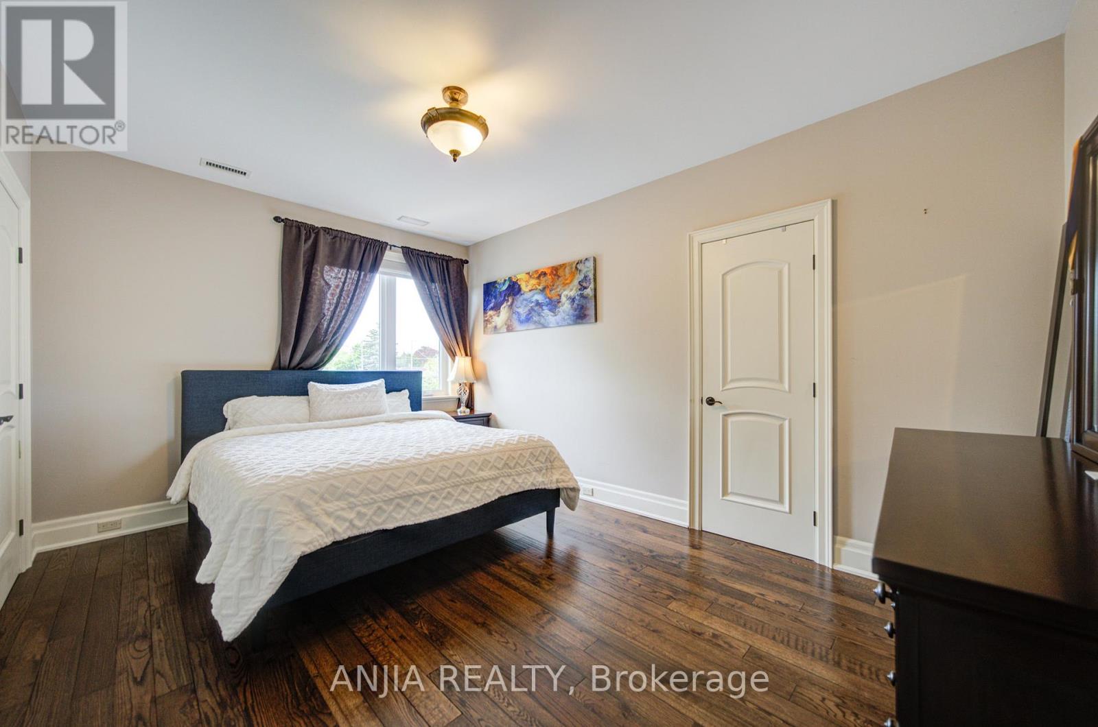 452 Fernleigh Circle S Property Photo 26