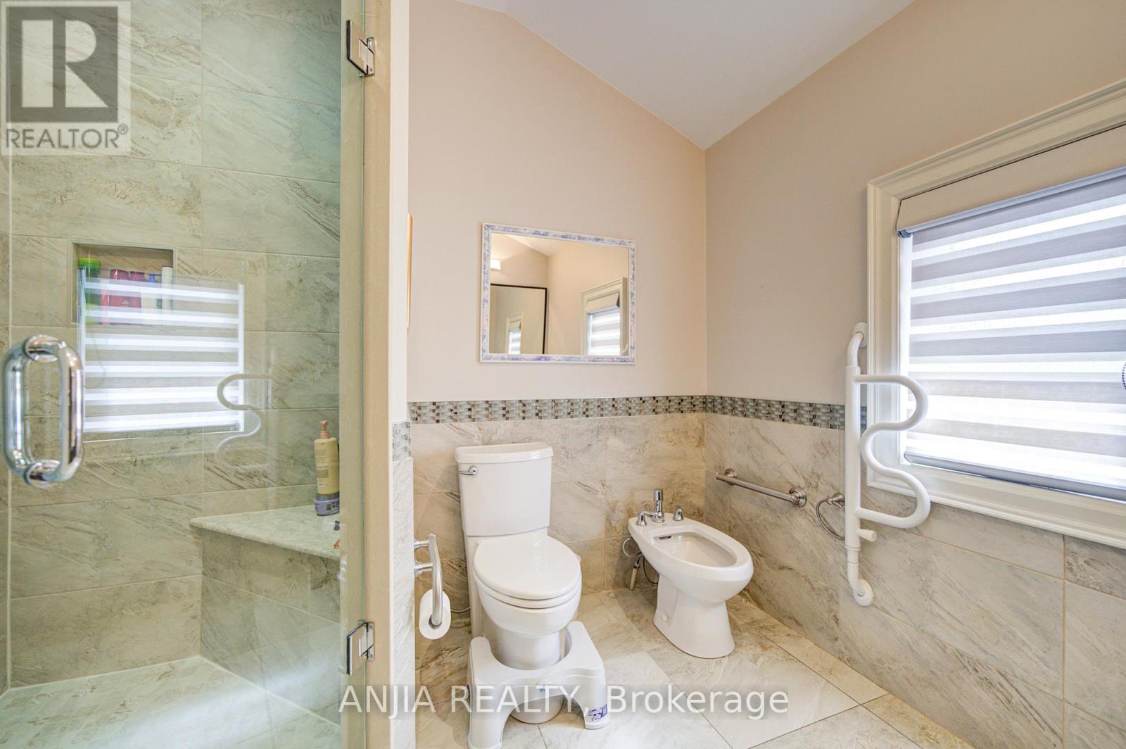 452 Fernleigh Circle S Property Photo 28