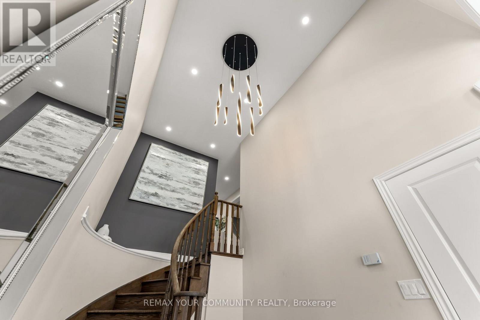150 Inverness Way Property Photo 6
