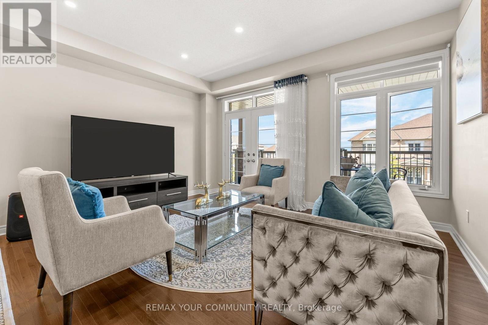 150 Inverness Way Property Photo 9