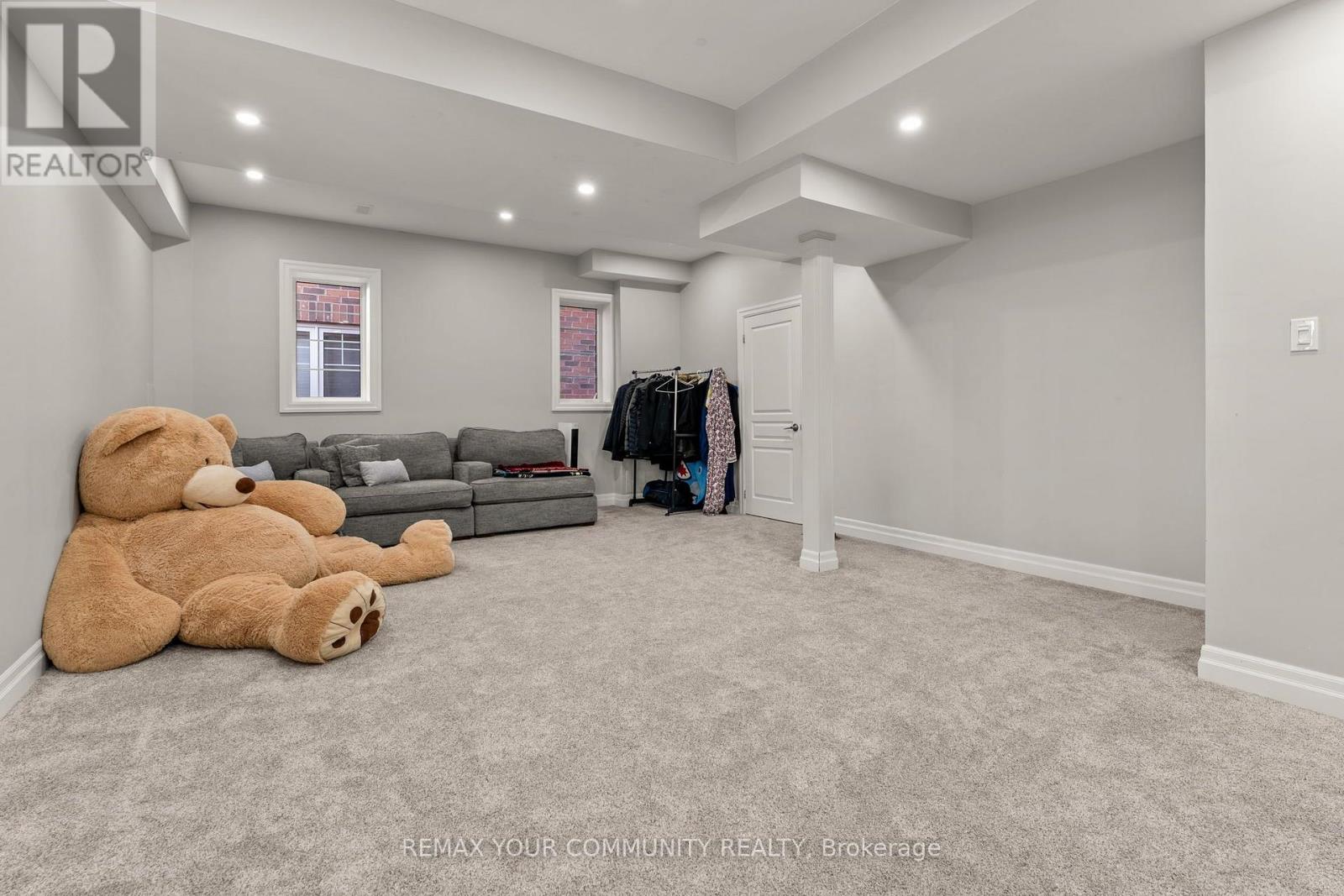 150 Inverness Way Property Photo 38
