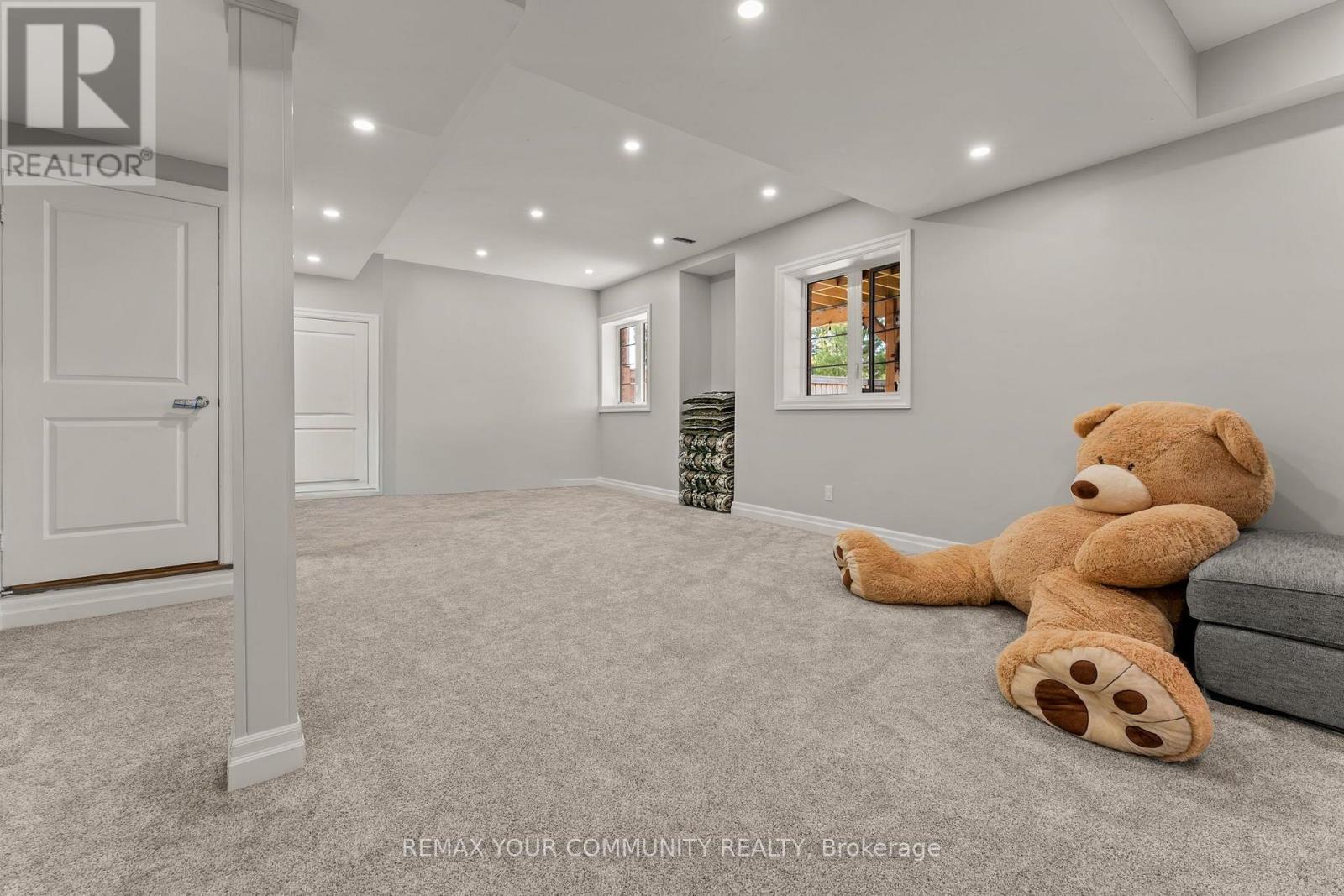 150 Inverness Way Property Photo 39