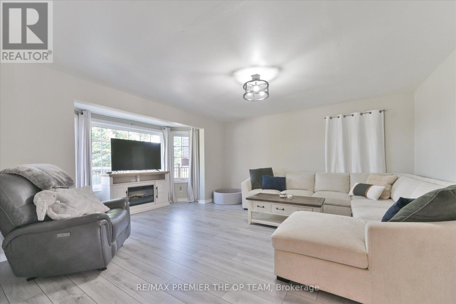 1881 Gilford Road Property Photo 4
