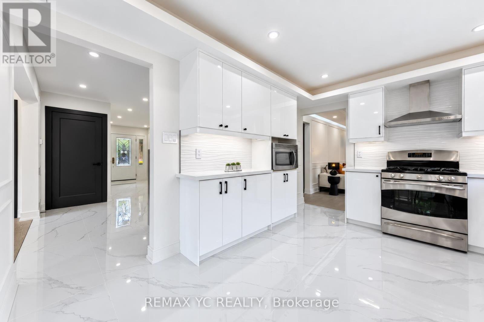 4 Simmons Crescent Property Photo 11