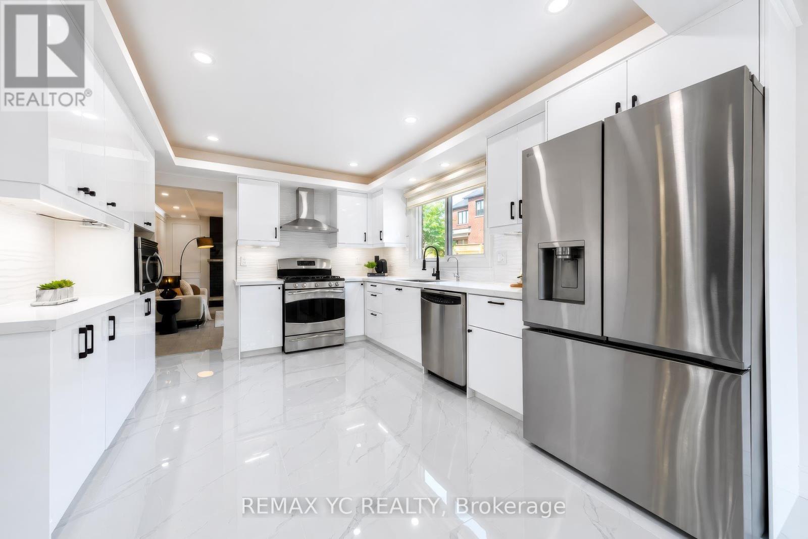 4 Simmons Crescent Property Photo 12