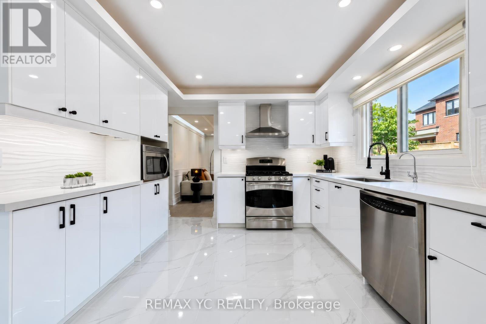 4 Simmons Crescent Property Photo 13
