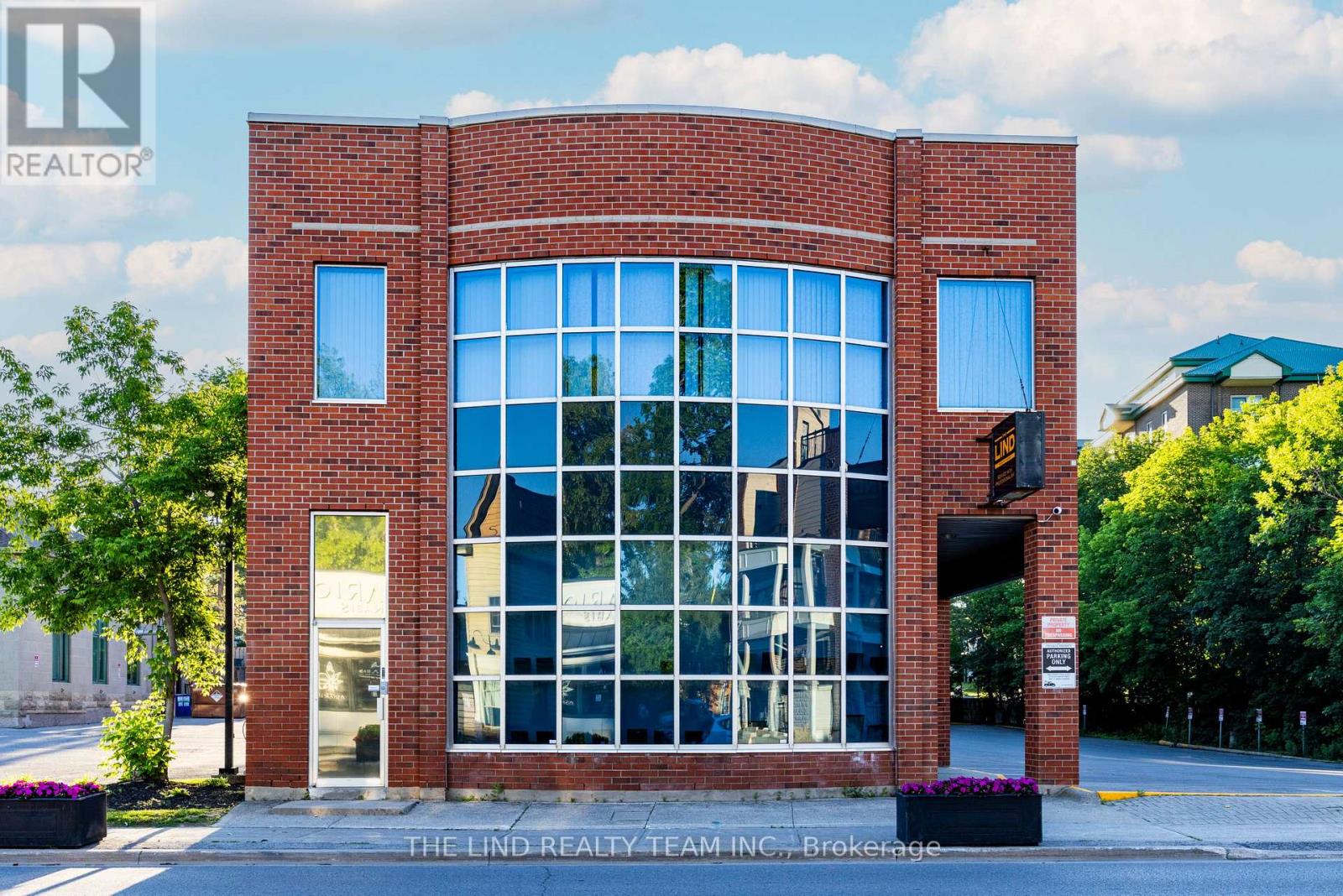 15105 Yonge Street Property Photo 2