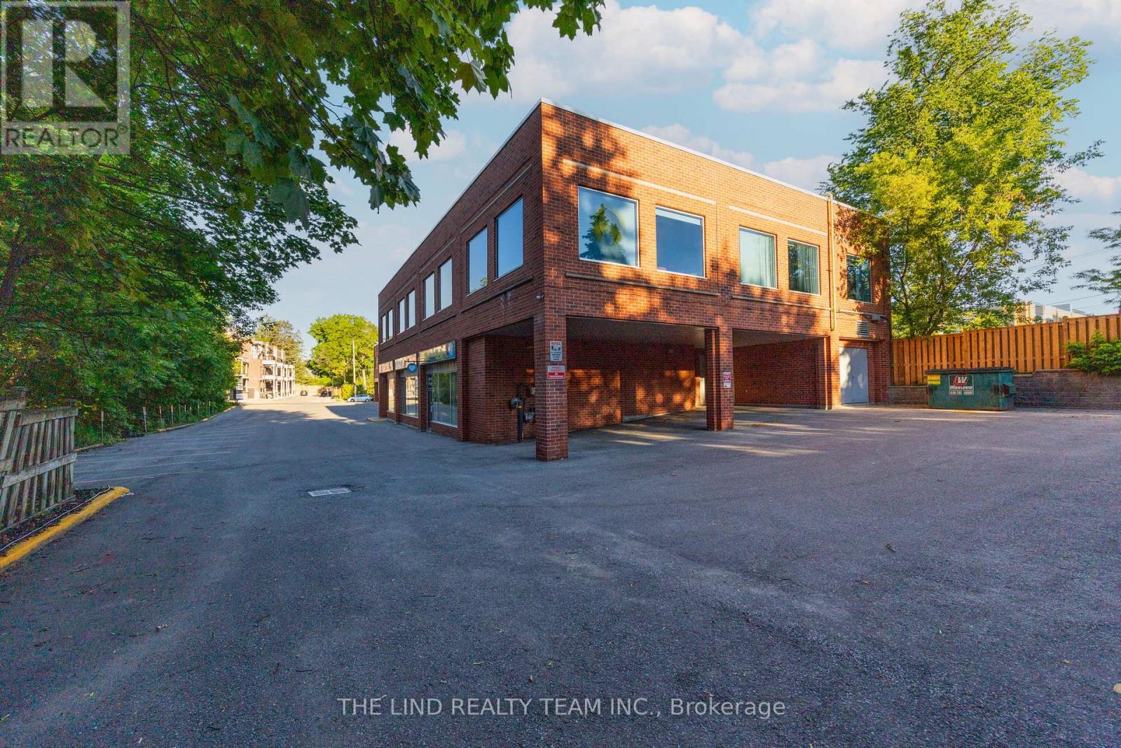 15105 Yonge Street Property Photo 4