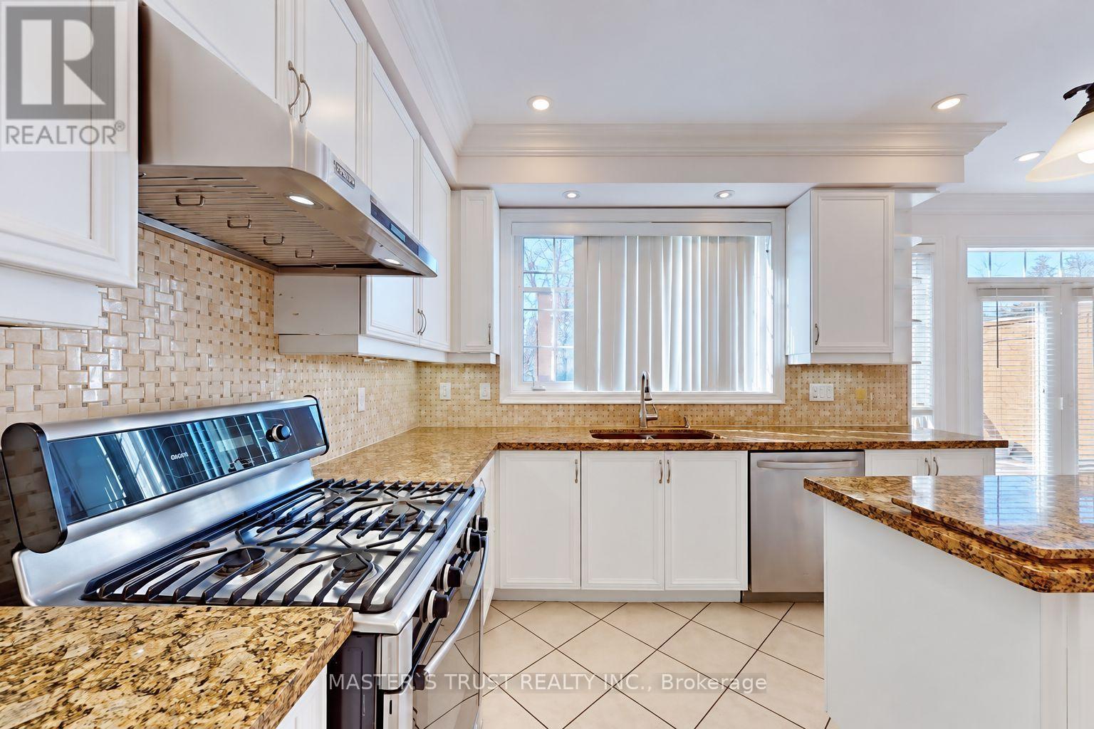 66 Chaya Sara Gardens Property Photo 11