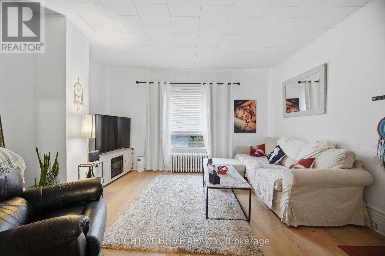403 Park Avenue Property Photo 30
