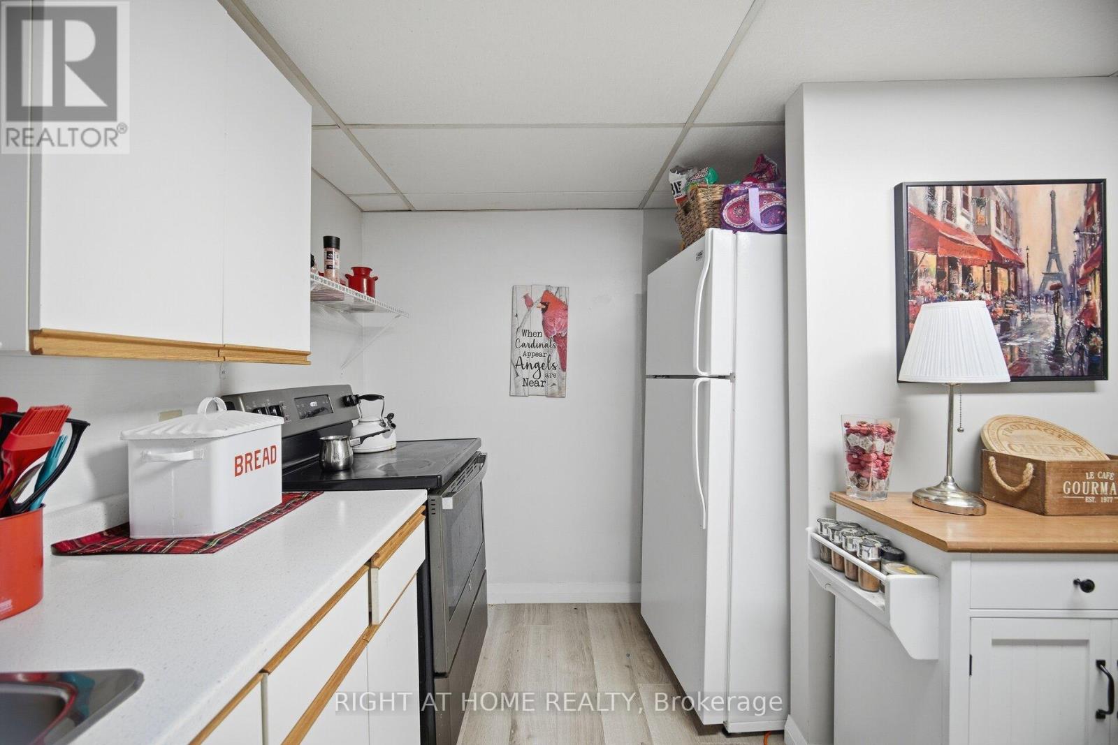 403 Park Avenue Property Photo 38