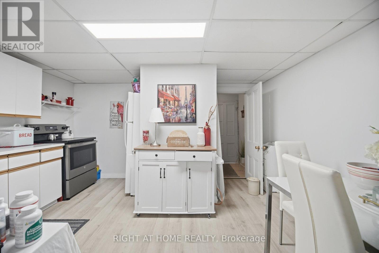403 Park Avenue Property Photo 40