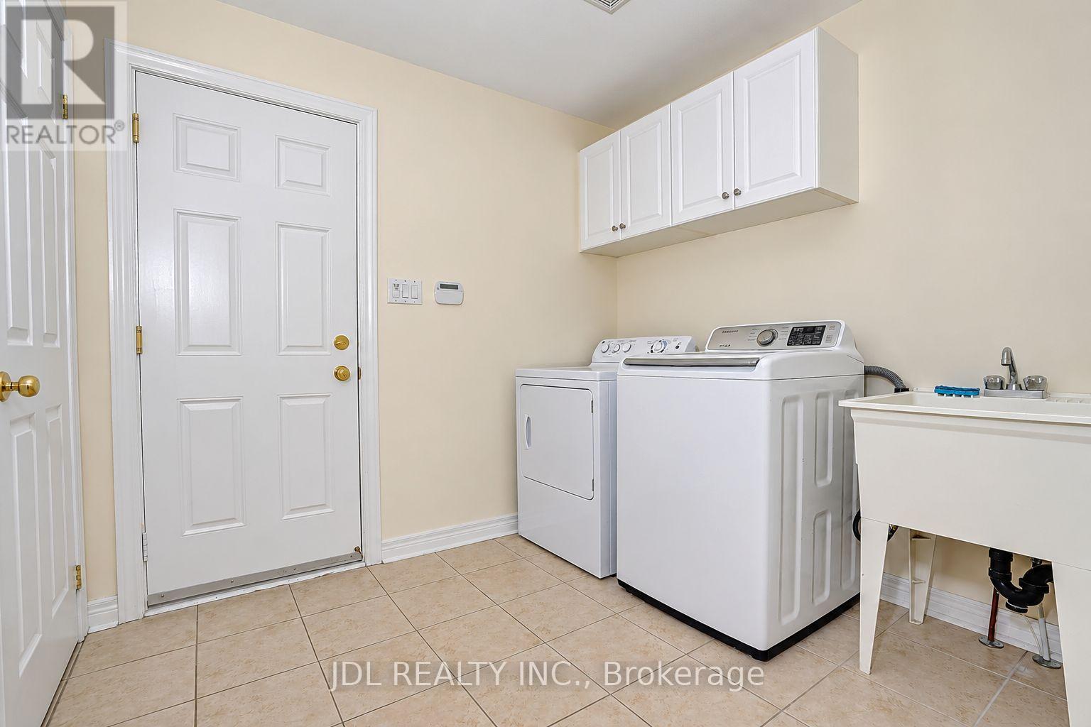 11 Herbert Wales Crescent Property Photo 24