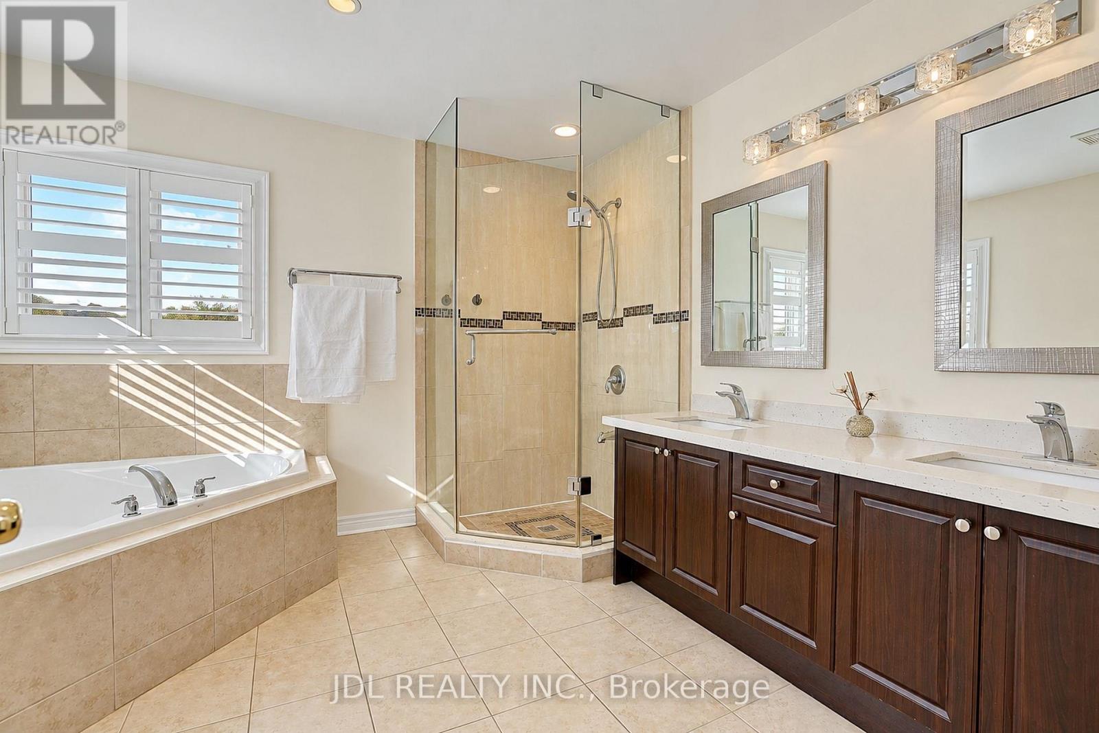 11 Herbert Wales Crescent Property Photo 32
