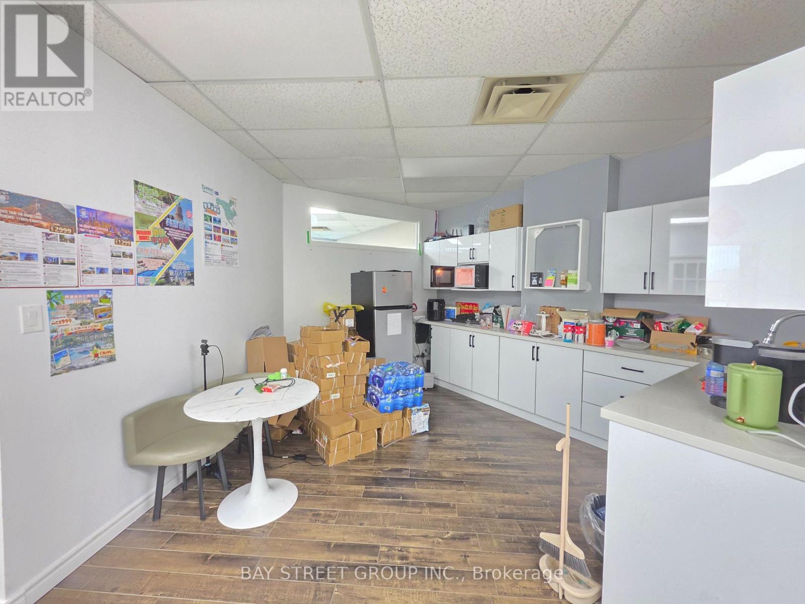 304 - 350 Highway 7 E Property Photo 6