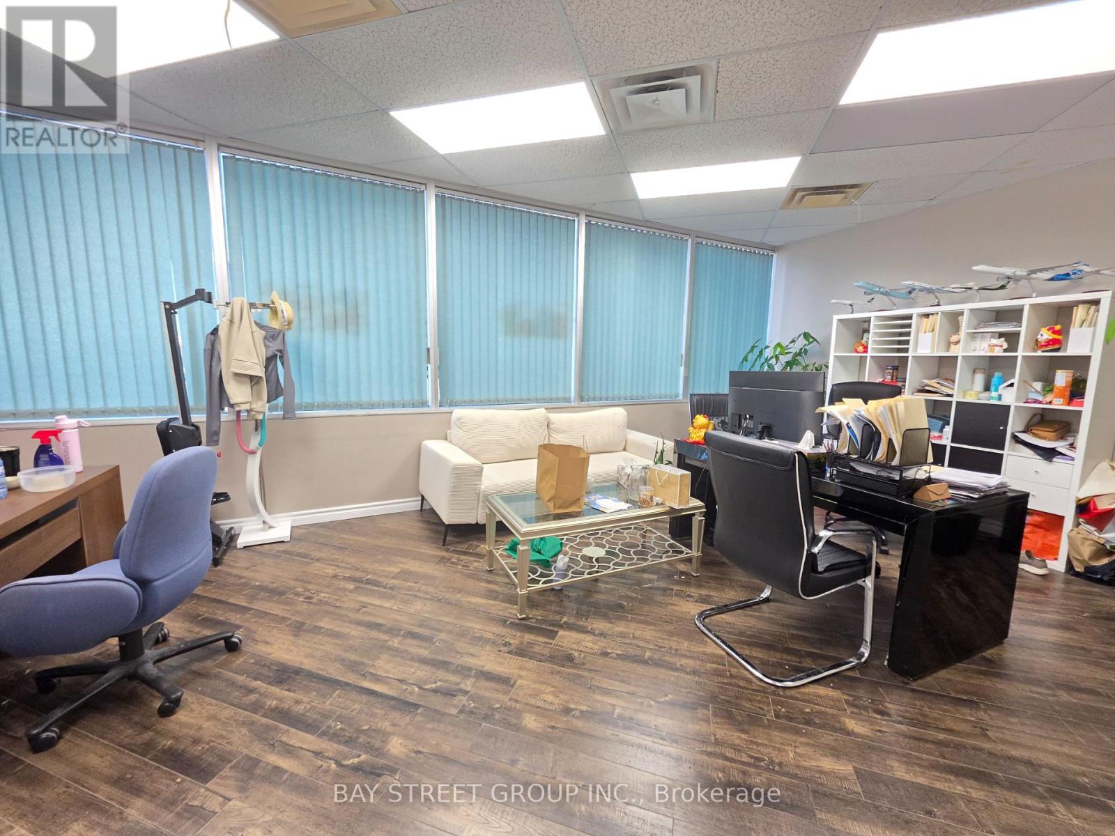 304 - 350 Highway 7 E Property Photo 8