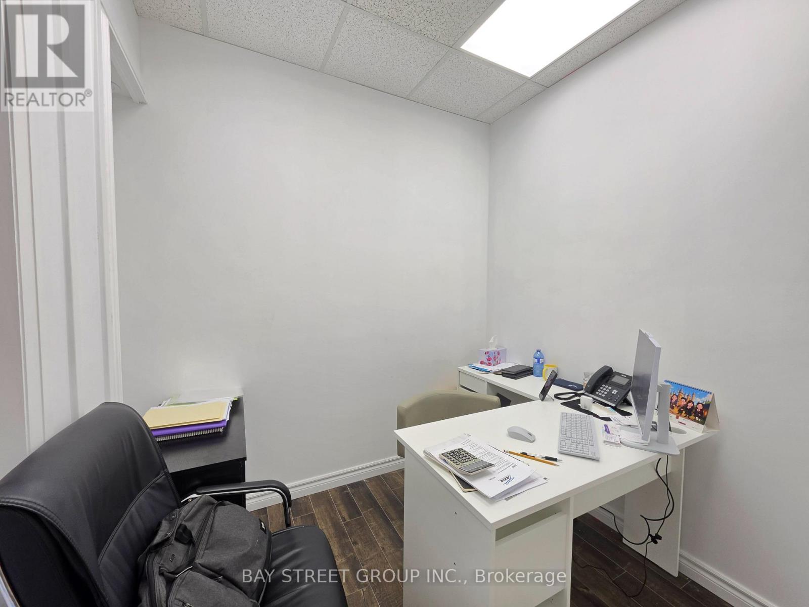304 - 350 Highway 7 E Property Photo 12