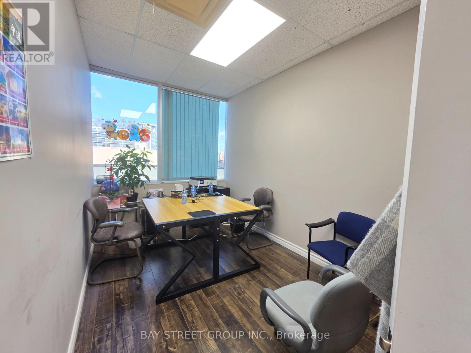 304 - 350 Highway 7 E Property Photo 15