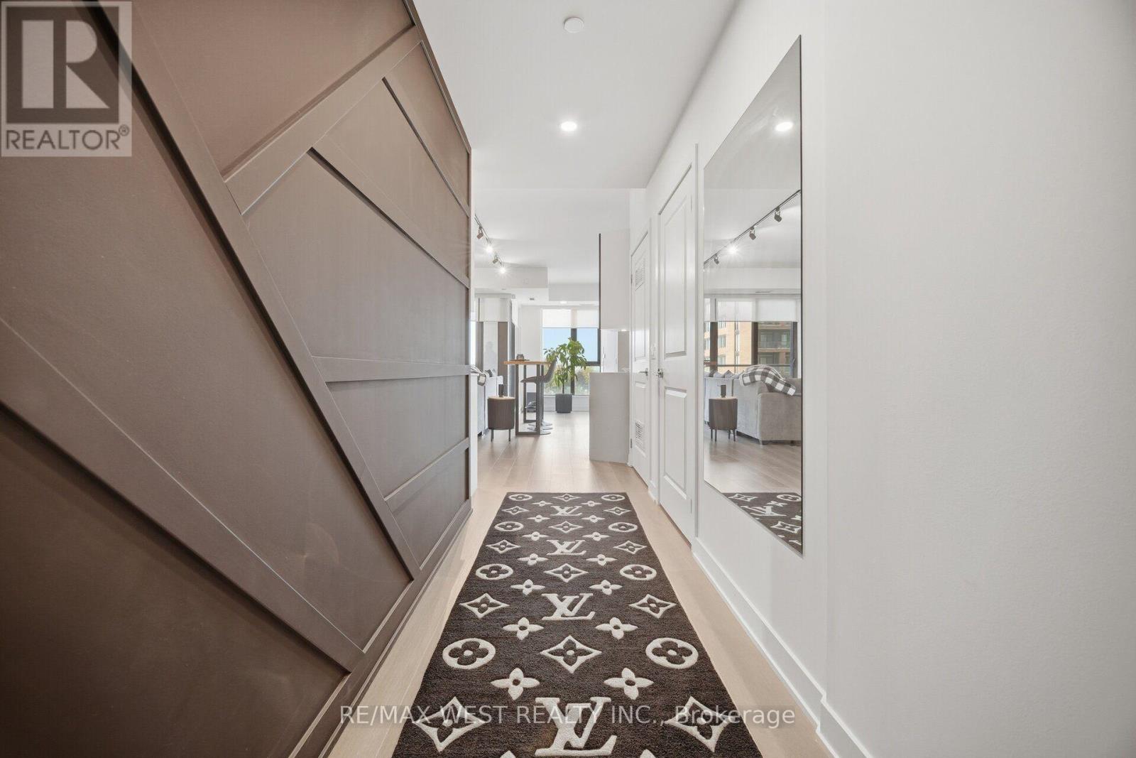 312 - 120 Eagle Rock Way Property Photo 5