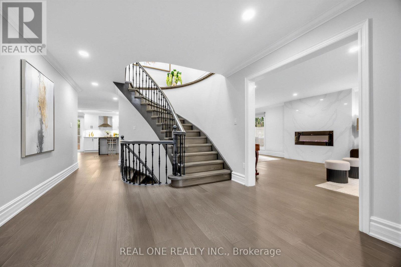 52 Fenwick Crescent Property Photo 3