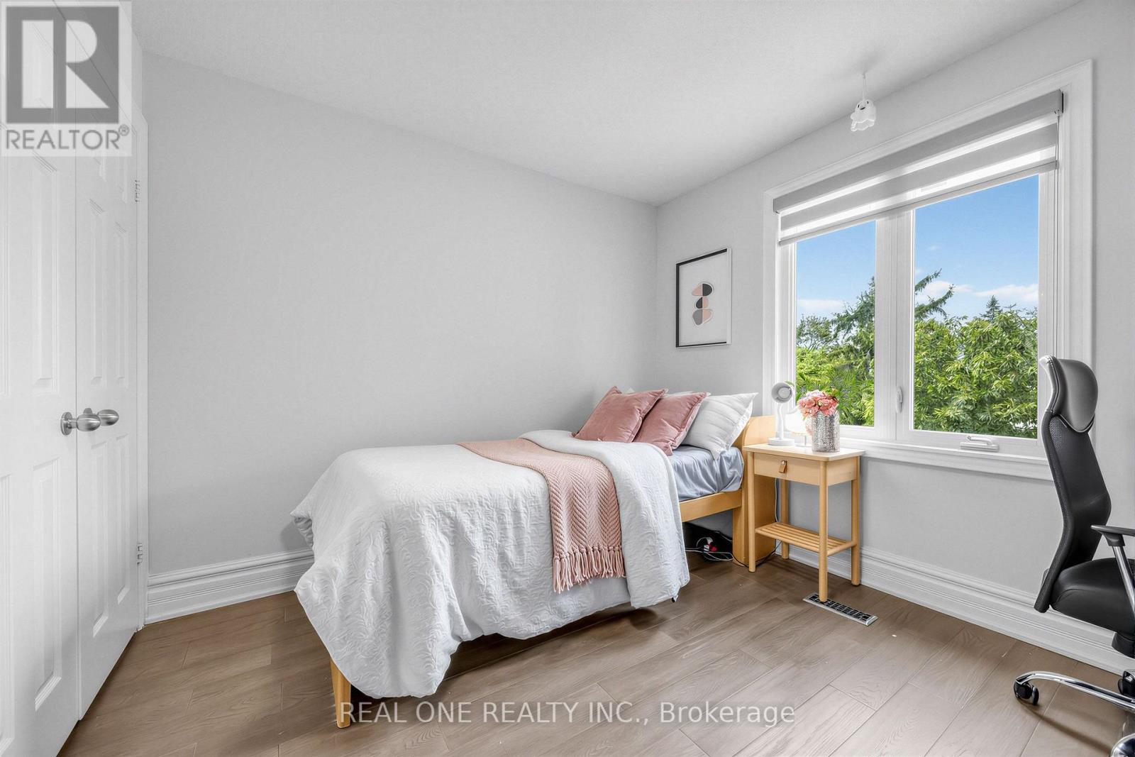 52 Fenwick Crescent Property Photo 38