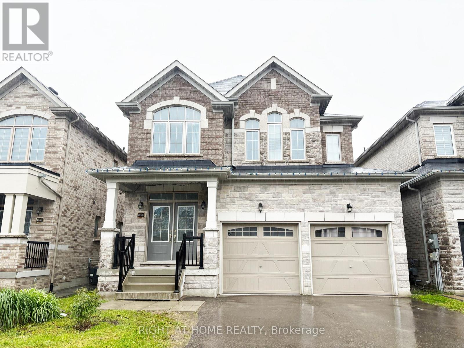 1528 Mcroberts Crescent Property Photo 1