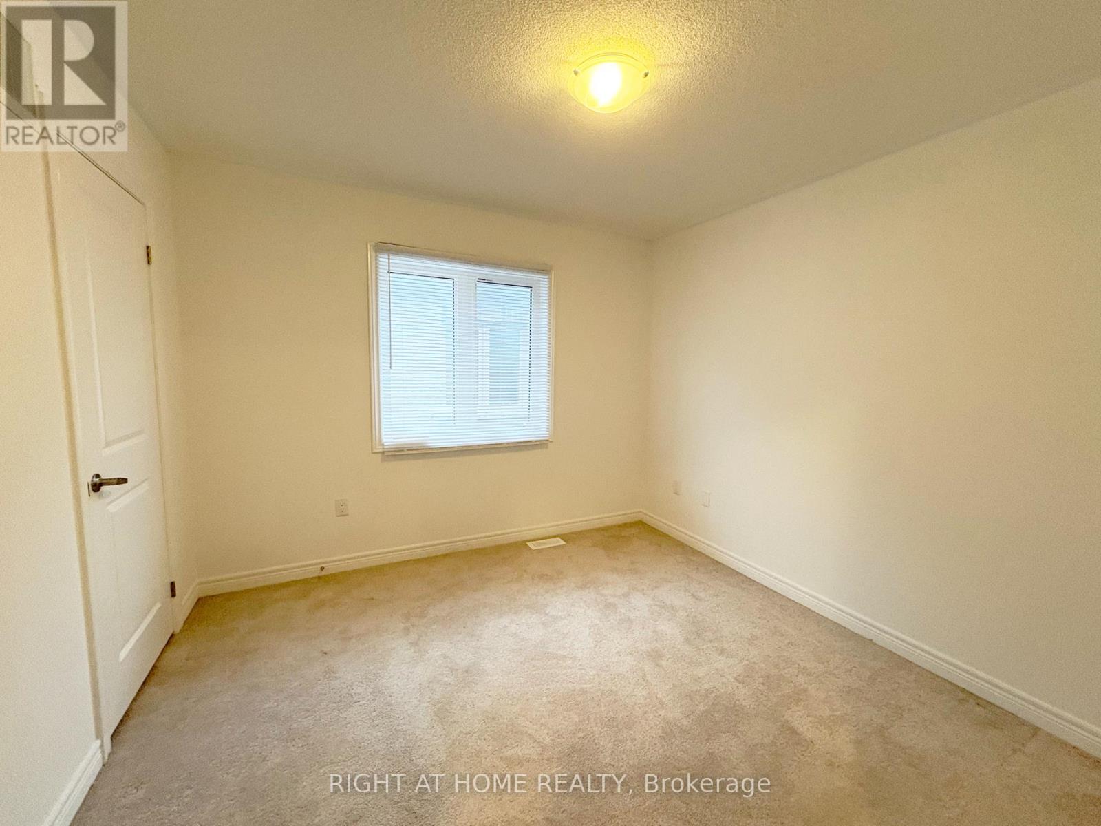 1528 Mcroberts Crescent Property Photo 15