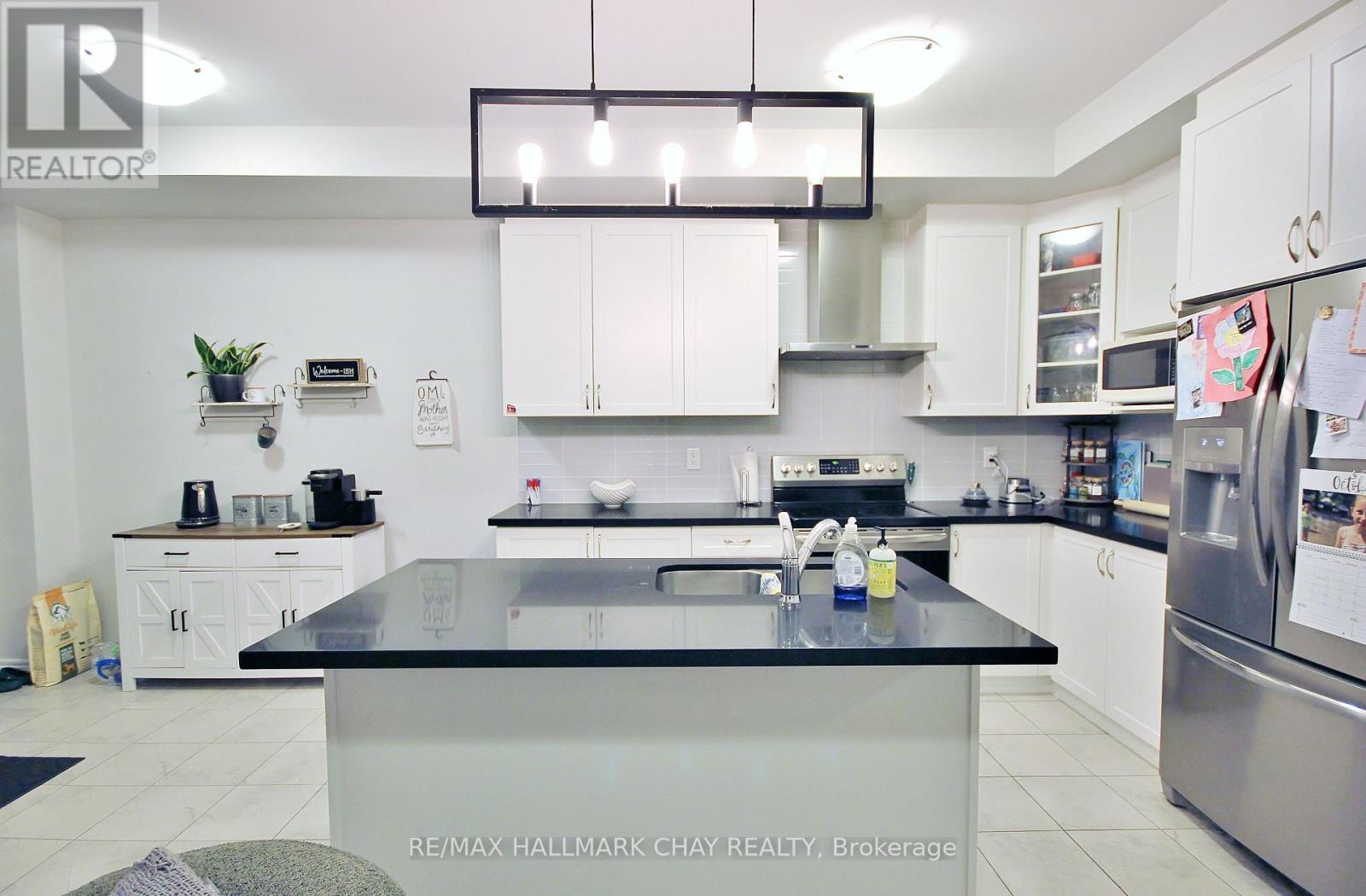 1319 Lawson Street Property Photo 5