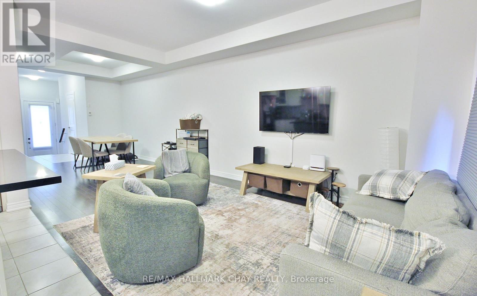 1319 Lawson Street Property Photo 7