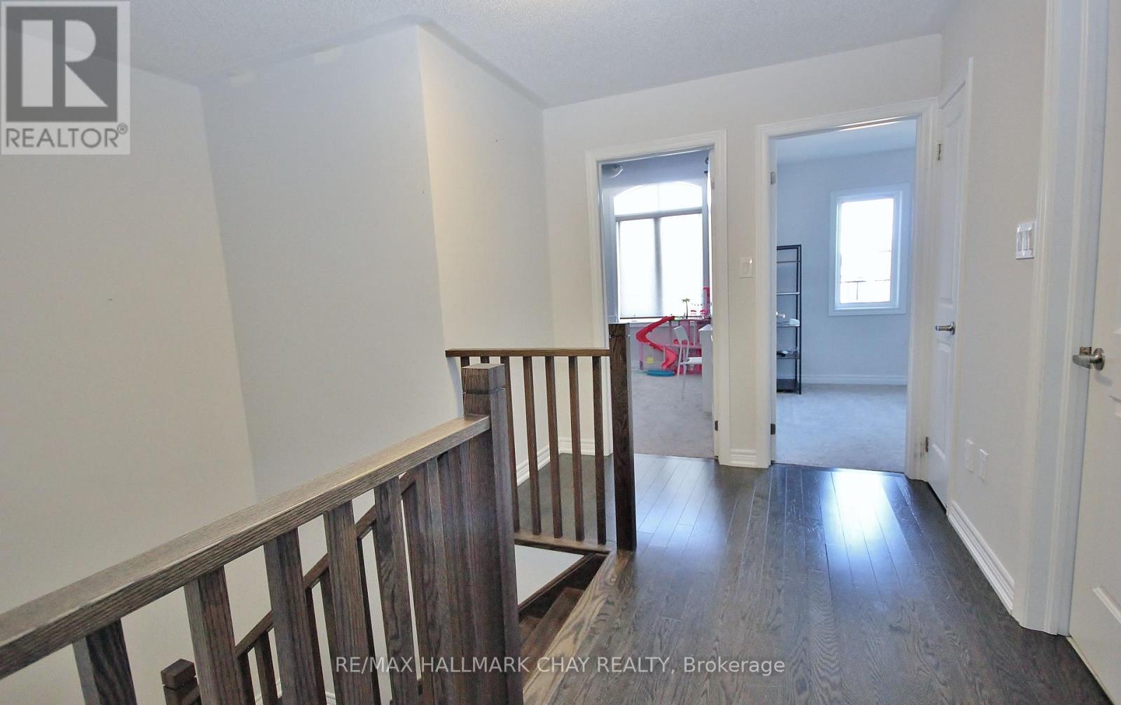 1319 Lawson Street Property Photo 9