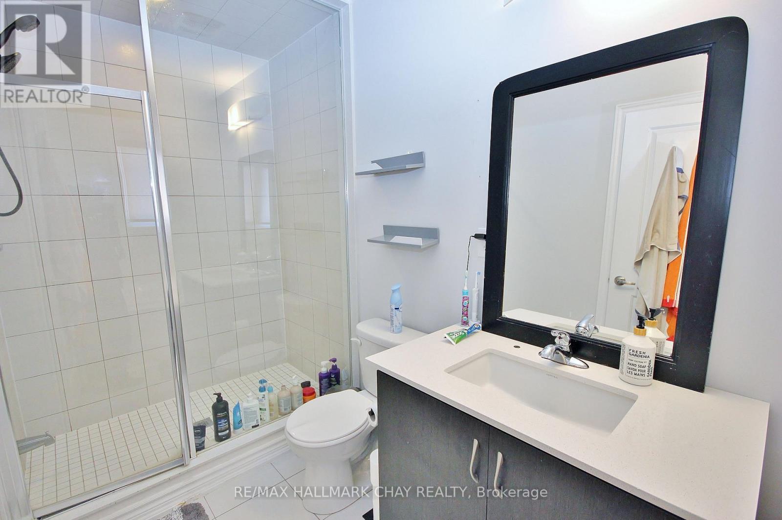 1319 Lawson Street Property Photo 11