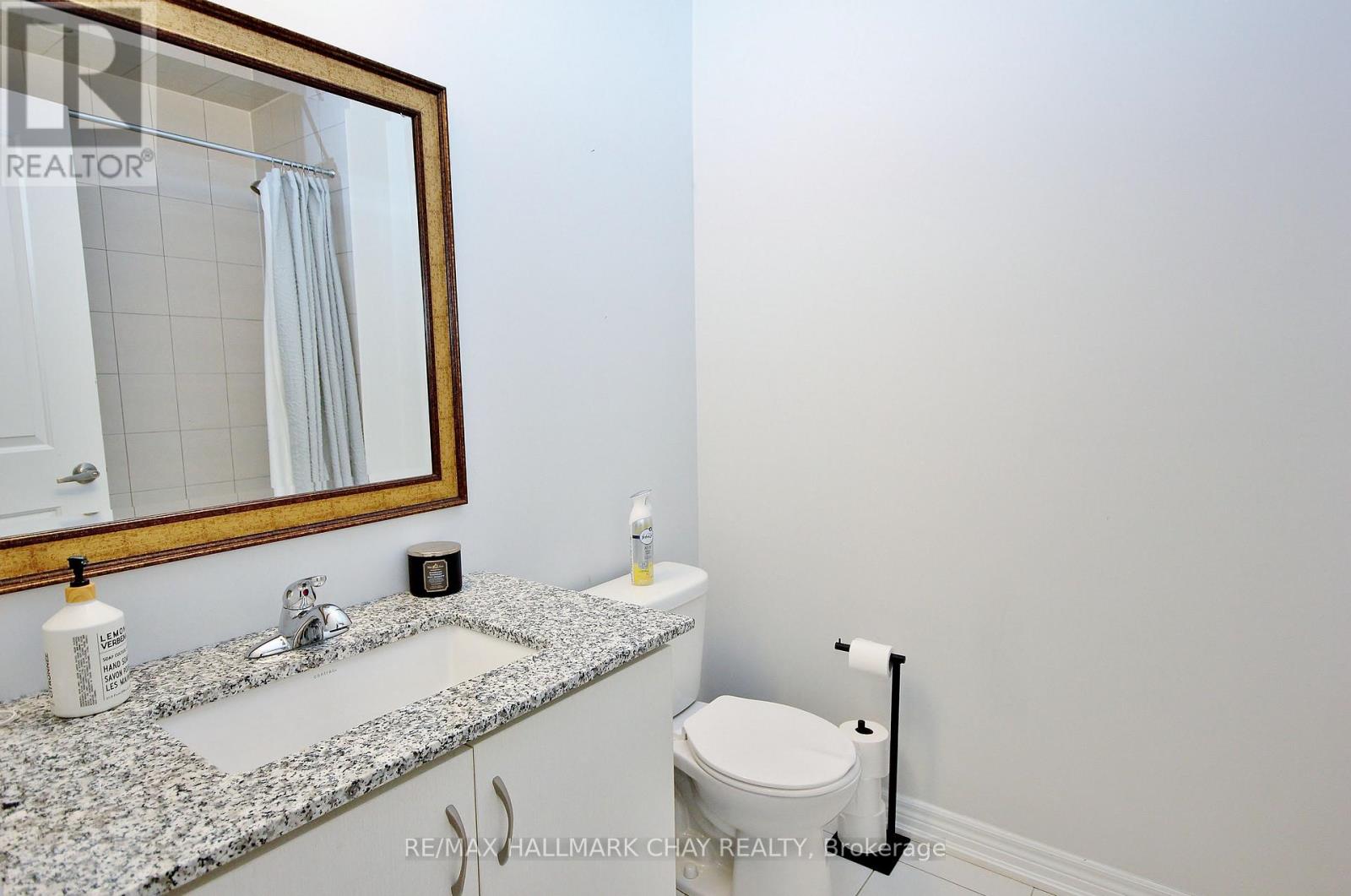 1319 Lawson Street Property Photo 14