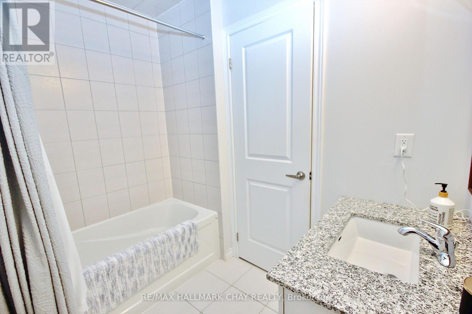 1319 Lawson Street Property Photo 15
