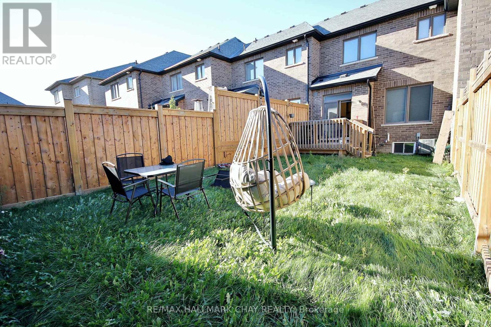 1319 Lawson Street Property Photo 16