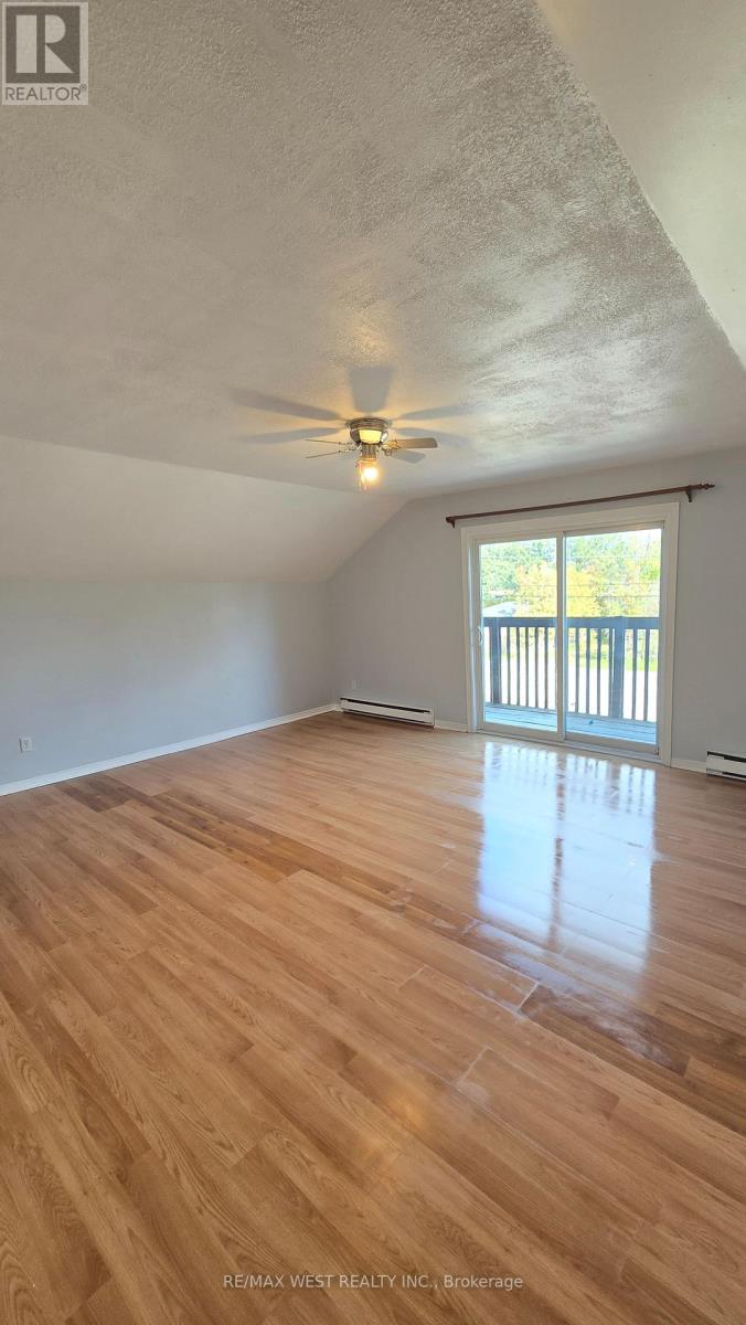3 - 1270 Maple Road Property Photo 3