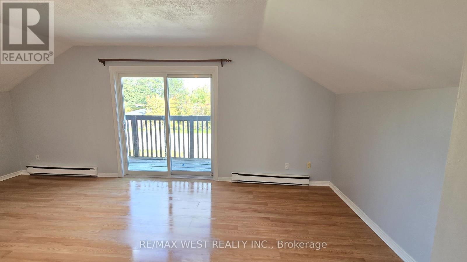 3 - 1270 Maple Road Property Photo 4