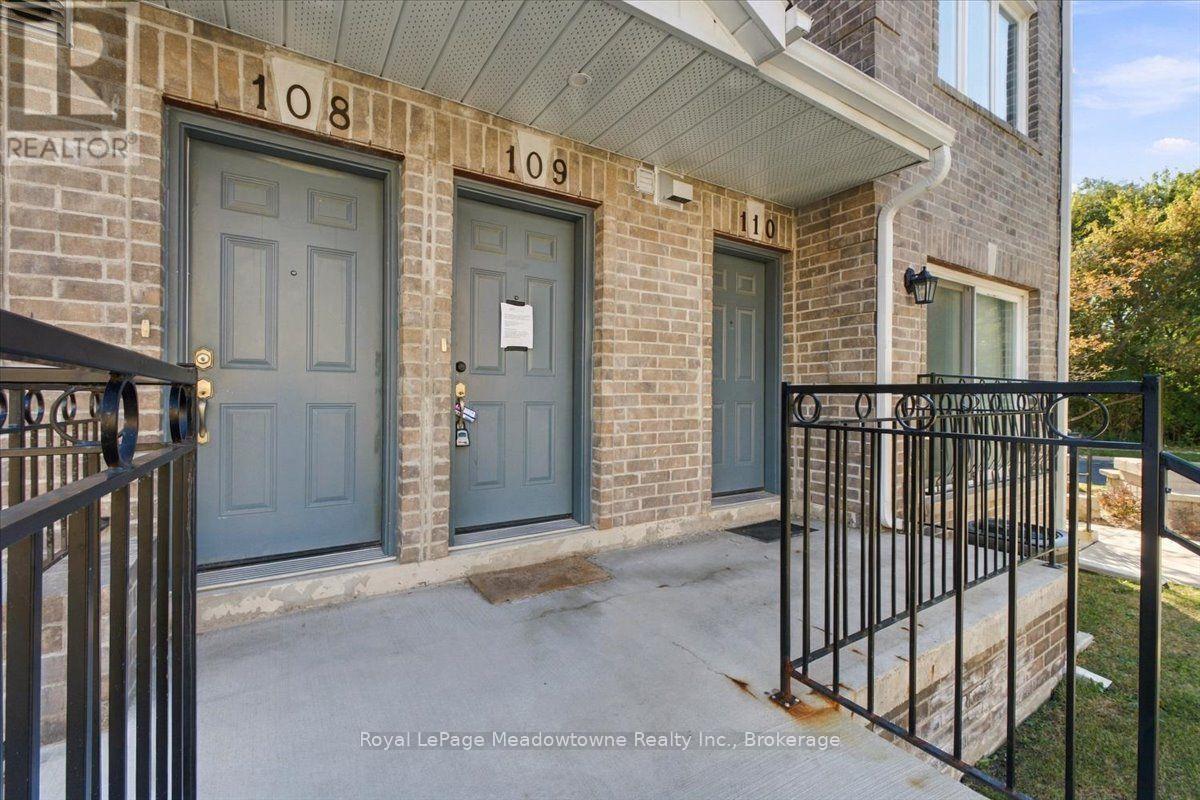 109 - 75 Weldrick Road E Property Photo 4