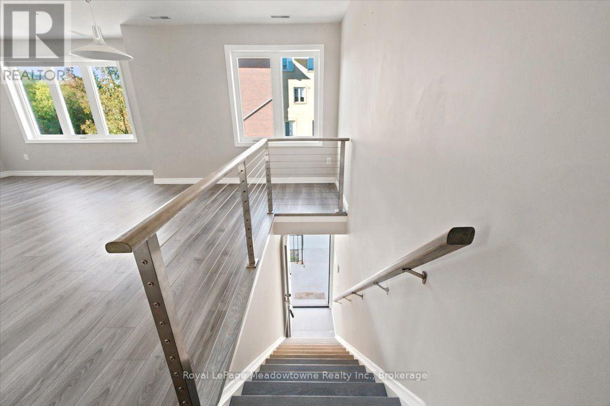 109 - 75 Weldrick Road E Property Photo 8