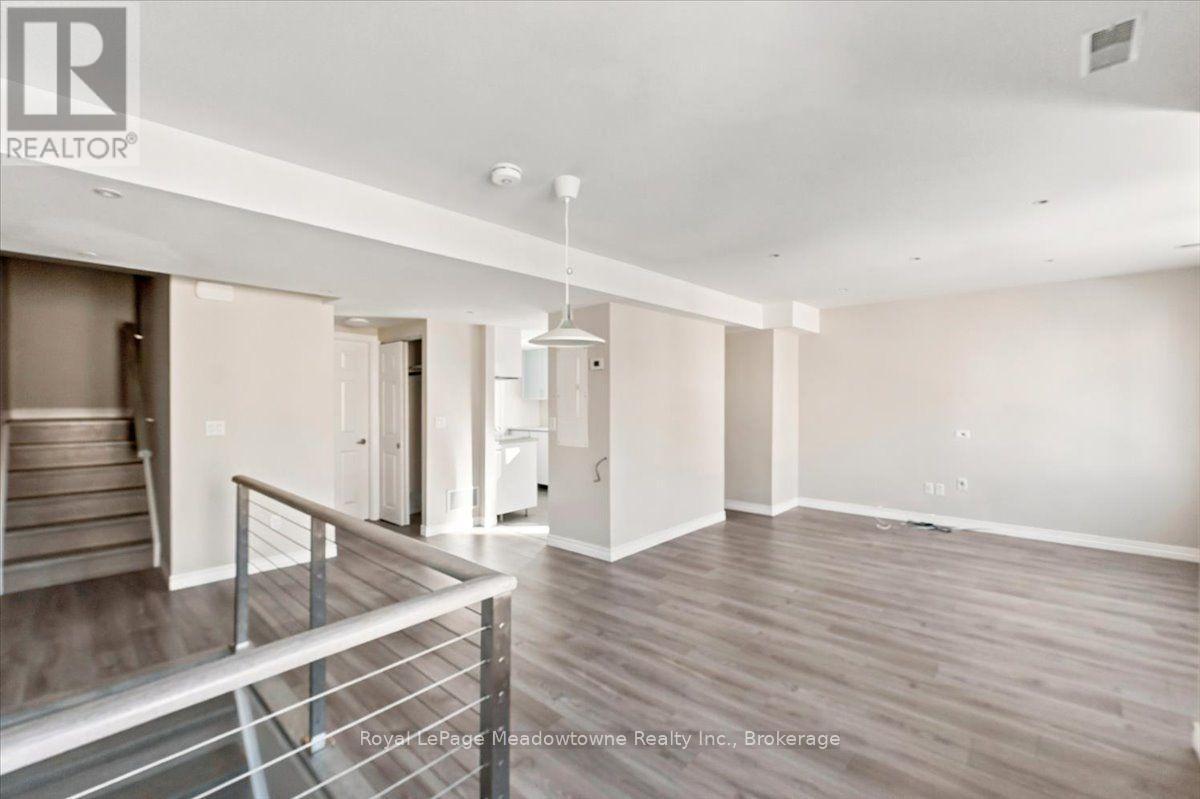 109 - 75 Weldrick Road E Property Photo 14