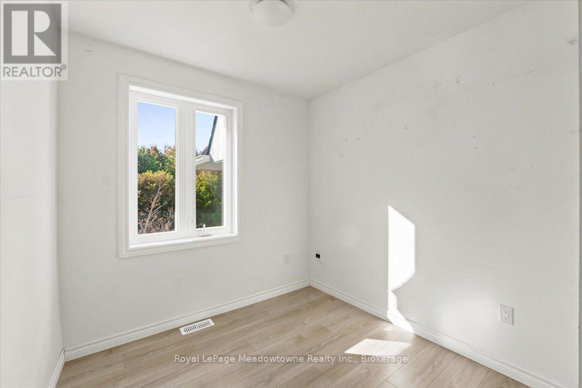 109 - 75 Weldrick Road E Property Photo 24