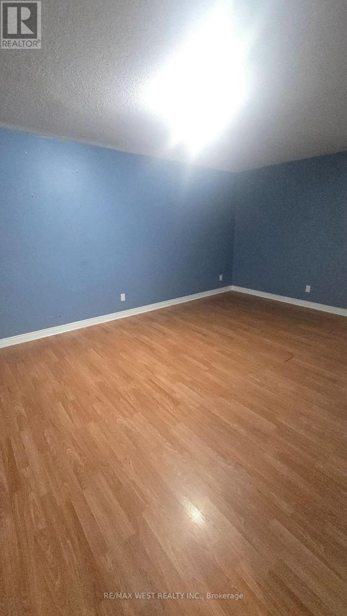 5427 Yonge Street Property Photo 4