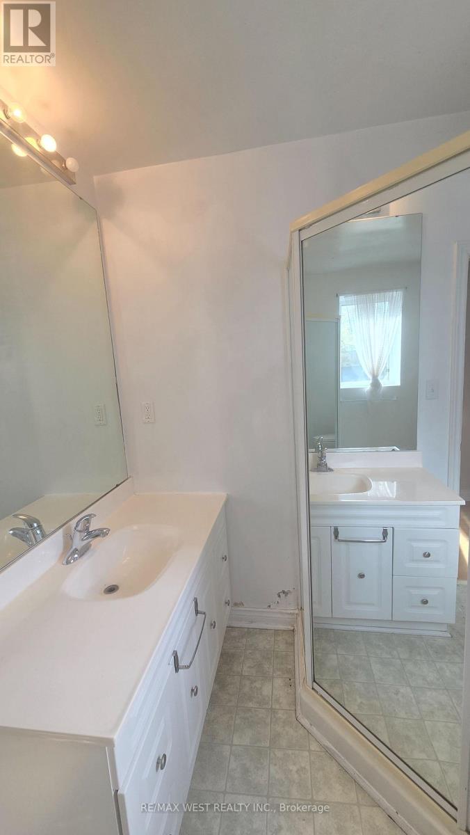 5427 Yonge Street Property Photo 11